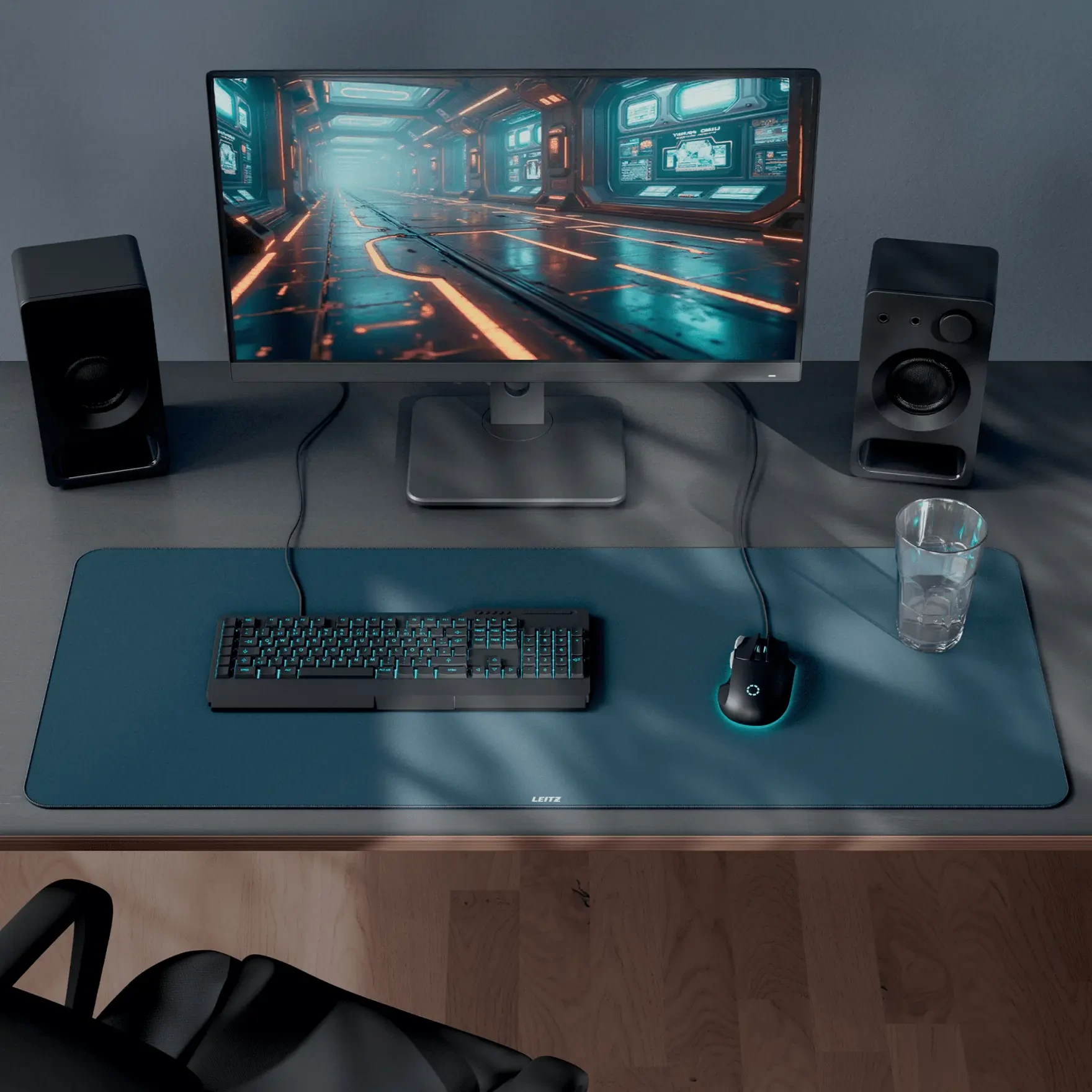 Tapis Leitz gris foncé installé sur un bureau