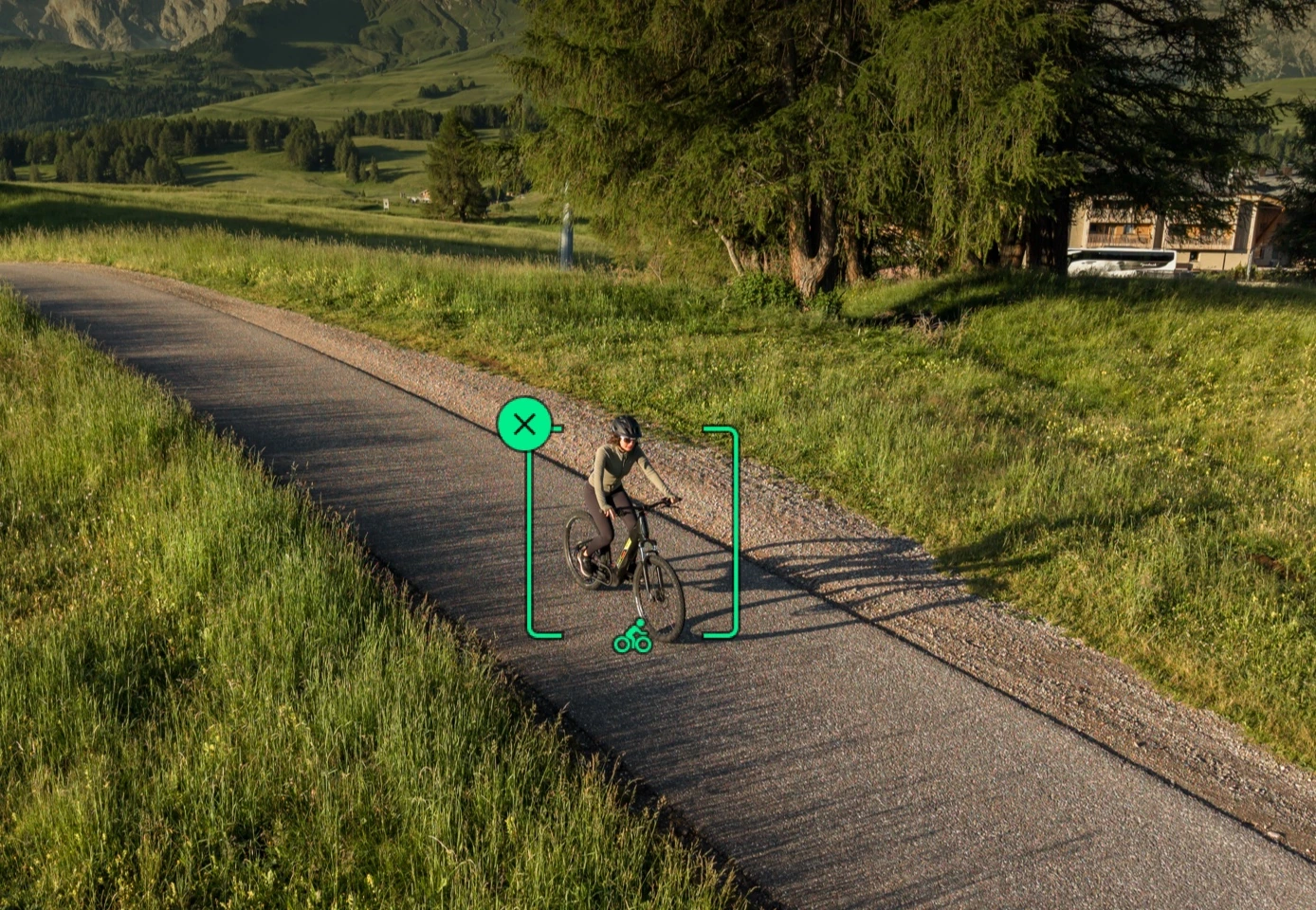 Illustration officielle du suivi ActiveTrack 360° sur DJI Mini 5 Pro