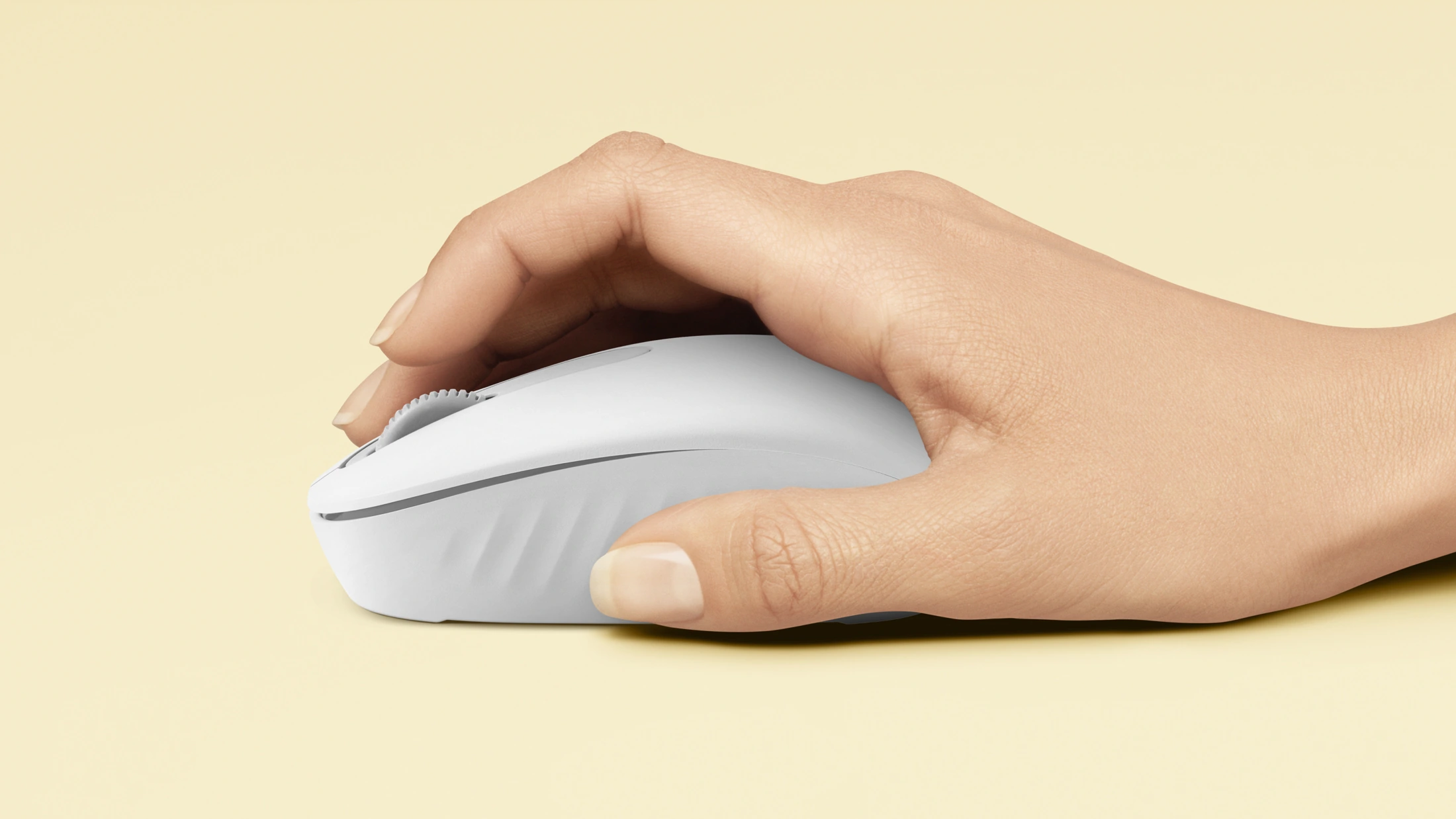 Prise en main de la Logitech M196 blanc cassé