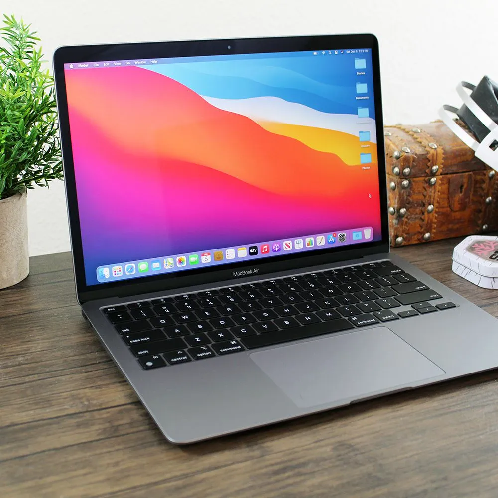 Apple MacBook Air 2020 avec Puce M1 13-pouces, 16Go RAM, 256Go SSD Qwerty Gris  ( Occasion – bon état)