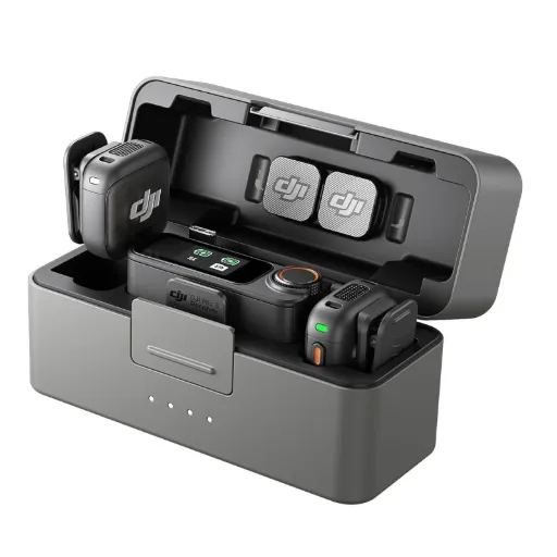 DJI Mic 3 (2 TX + 1 RX + Boîtier de Recharge), Microphone sans Fil pour iPhone/caméra/Android, ultraléger, contrôle de Gain adaptatif pour Un Volume équilibré, 28 h d’Utilisation, Vlog